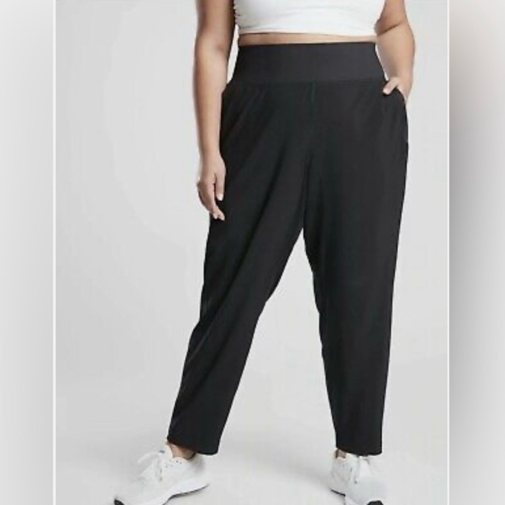 Athleta Run With It Pull On Pant Black Size S